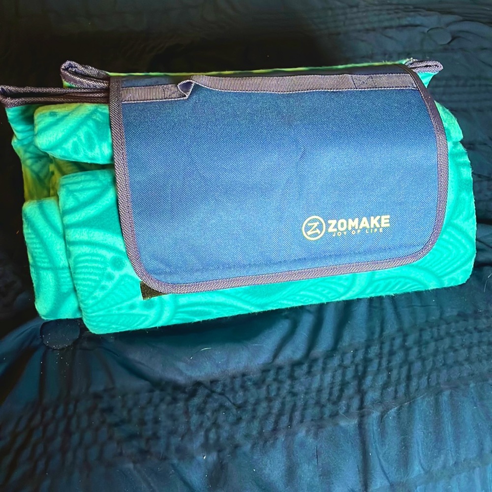 Zomake waterproof picnic blanket